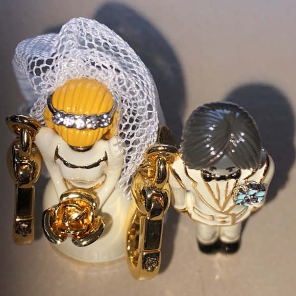 New VINTAGE Y2K JUICY COUTURE WEDDING COUPLE BRIDE GROOM CHARMS (2) - Picture 11 of 13